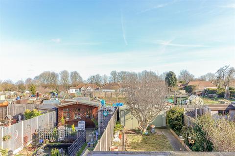184 Manners Way, Southend-on-sea, SS2 6QB