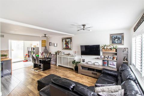 95 Coniston, Southend-on-sea, SS2 6SL