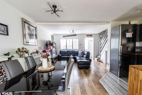 95 Coniston, Southend-on-sea, SS2 6SL