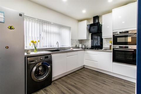 19 Colchester Close, Southend-on-sea, SS2 6HR