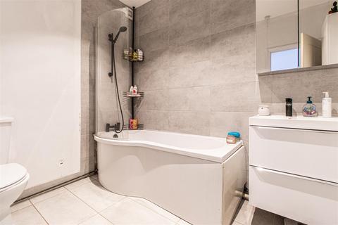 19 Colchester Close, Southend-on-sea, SS2 6HR
