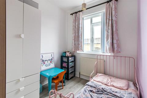 19 Colchester Close, Southend-on-sea, SS2 6HR