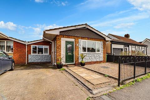 Canvey Island - 2 bedroom semi-detached bungalow for ...