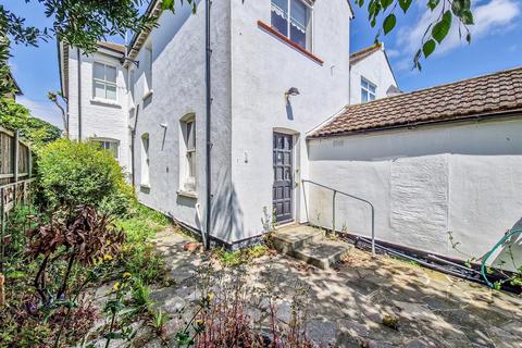 5 Avenue Terrace, Westcliff-on-sea, SS0 7PL