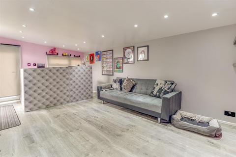74 Caulfield Road, Shoeburyness, Southend-on-sea, SS3 9LN