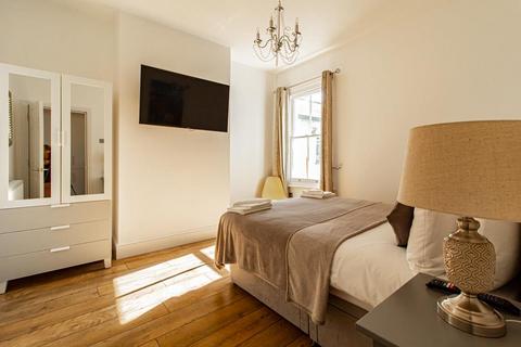 2 bedroom flat for sale, Avenue Road, Westcliff-on-Sea SS0