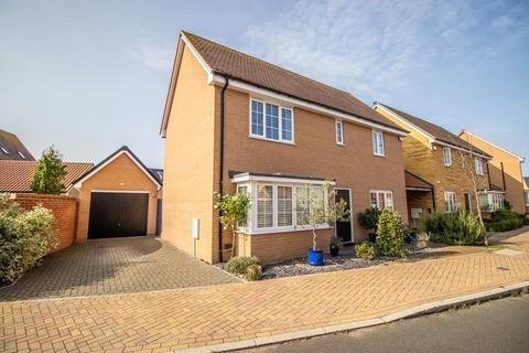 4 bedroom detached house for sale, James Drive, Rochford SS4