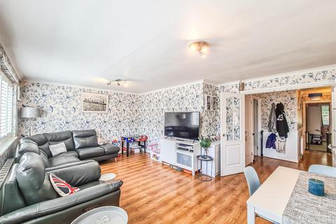 Flat 1, 11 - 17 Cavendish Gardens, Westcliff-on-sea, SS0 9XR