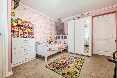 Flat 1, 11 - 17 Cavendish Gardens, Westcliff-on-sea, SS0 9XR