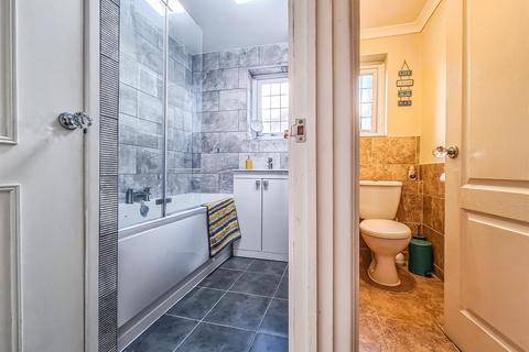 Flat 1, 11 - 17 Cavendish Gardens, Westcliff-on-sea, SS0 9XR