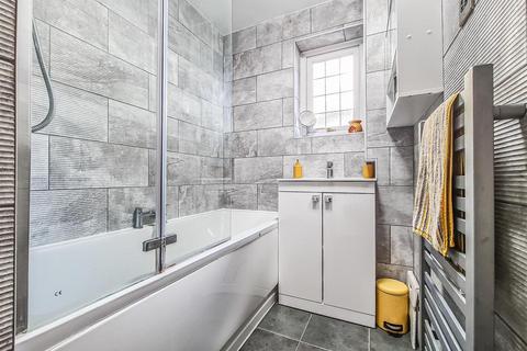 Flat 1, 11 - 17 Cavendish Gardens, Westcliff-on-sea, SS0 9XR