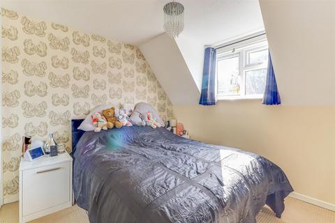 27 Allerton Close, Rochford, SS4 3AR