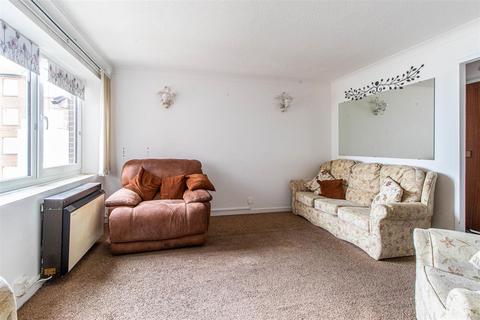 1 bedroom retirement property for sale, Holland Road, Westcliff-on-Sea SS0