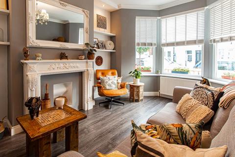 63 Burdett Avenue, Westcliff-on-sea, SS0 7JN
