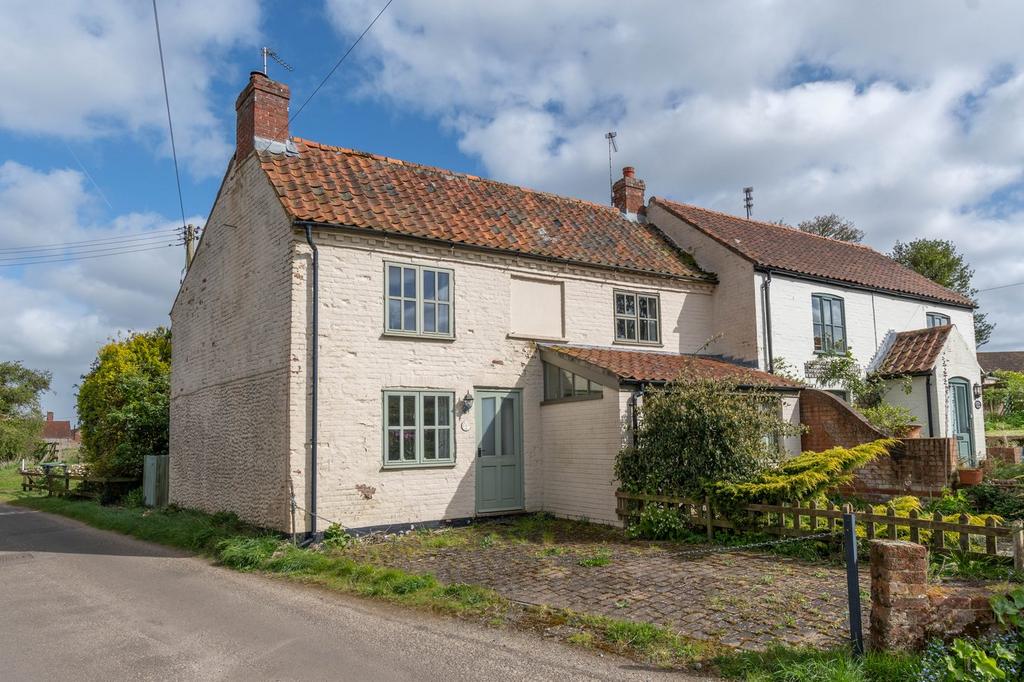 Hall Lane, Colkirk, NR21 2 bed end of terrace house for sale £225,000