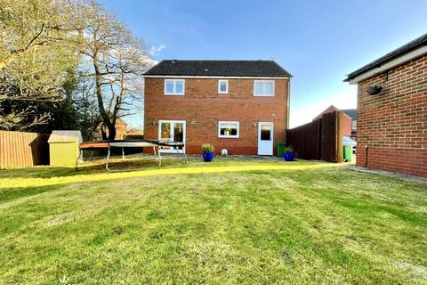 4 bedroom detached house for sale, Church Village CF38