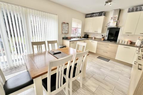 3 bedroom semi-detached house for sale, Dune Close, Fleetwood FY7