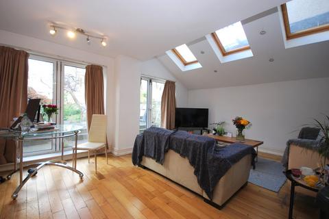 2 bedroom ground floor flat to rent, Haselrigge Road, Clapham SW4
