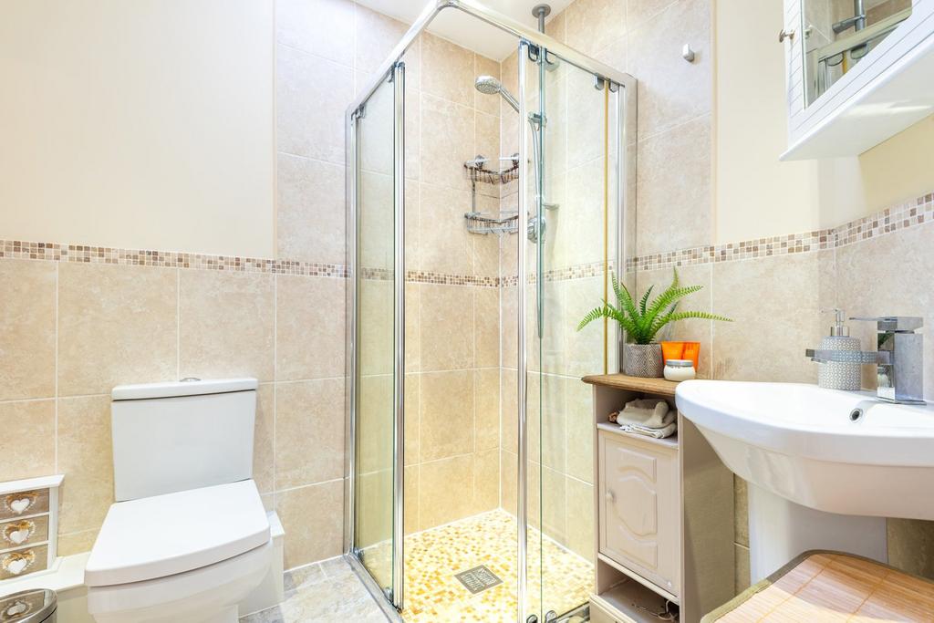 En-suite to Bedroom 1