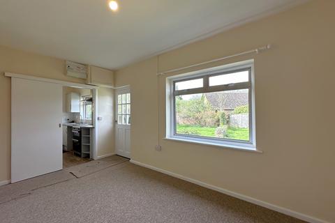 2 bedroom bungalow to rent, Woodhill Lane, East Challow