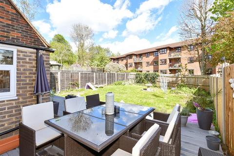 12 Hayward Close, Crayford, Dartford, DA1 4DA