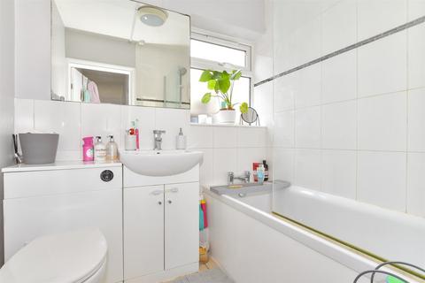 12 Hayward Close, Crayford, Dartford, DA1 4DA