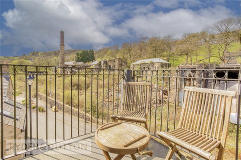 8 Station Approach, Delph, Oldham, OL3 5EF