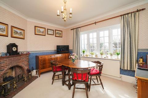 17 Chorley Drive, Sheffield, S10 3RQ