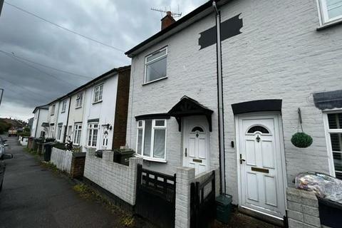 3 bedroom semi-detached house to rent, Stoughton Road, Guildford GU1