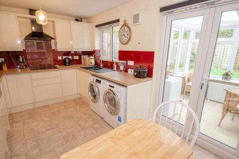 3 bedroom terraced house for sale, Gardeners End, Bilton, Rugby, CV22