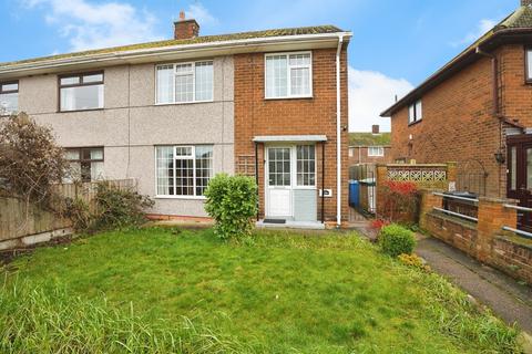 2 bedroom semi-detached house to rent, Forest View, Ordsall DN22