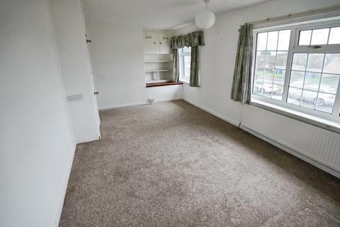2 bedroom semi-detached house to rent, Forest View, Ordsall DN22