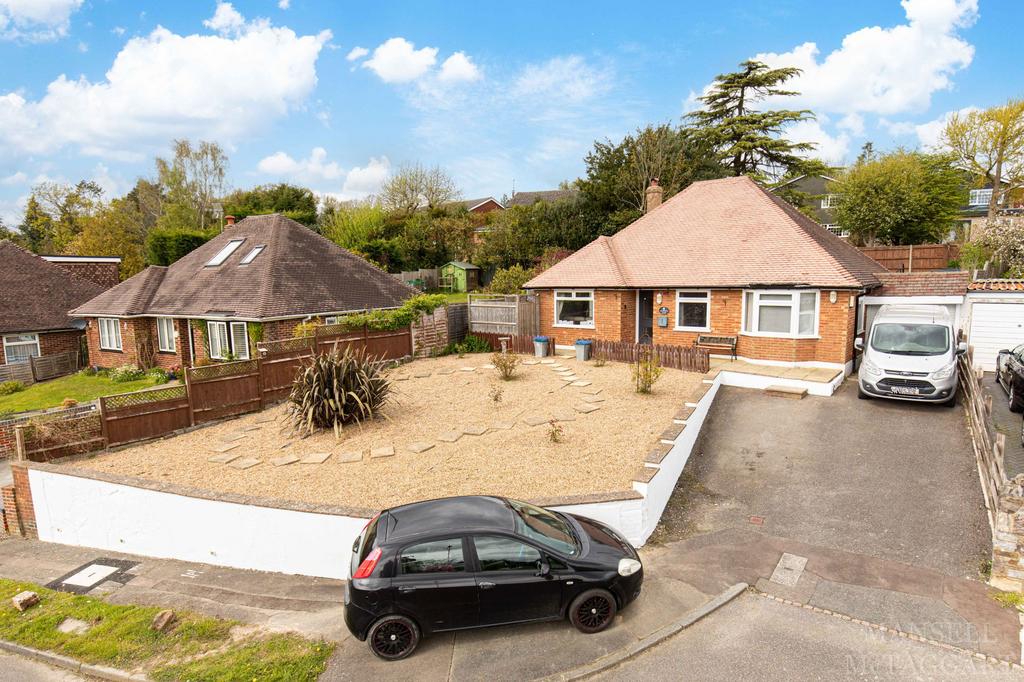 East Grinstead, East Grinstead RH19 3 bed detached bungalow for sale £550,000