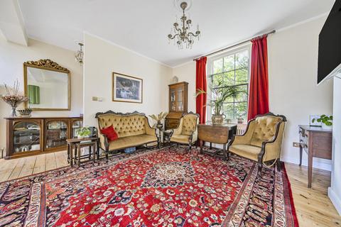 4 bedroom terraced house for sale, Russell Grove, Oval