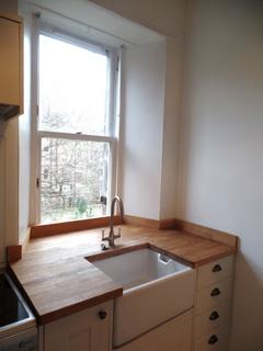 2 bedroom flat to rent, Drumdryan Street, Tollcross, Edinburgh, EH3