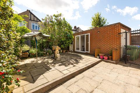 22 Collindale Avenue, Sidcup, DA15 9DW