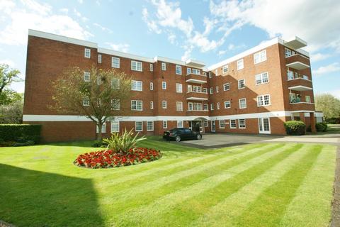 2 bedroom penthouse for sale, Bulstrode Court, Gerrards Cross, Buckinghamshire, SL9