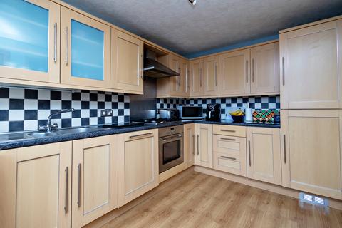 3 bedroom terraced house for sale, Park Avenue