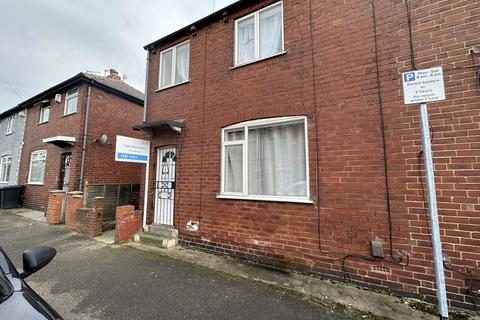 3 bedroom semi-detached house to rent, Hall Place, Leeds, West Yorkshire, LS9