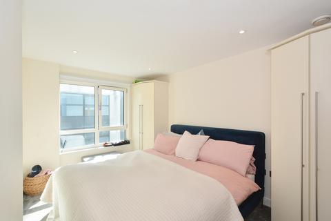 2 bedroom flat to rent, London EC1M
