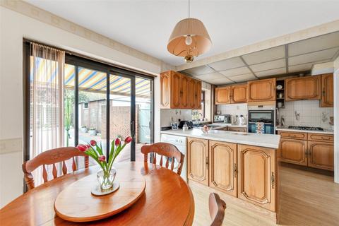 38 Swaledale Road, Dartford, DA2 6JZ