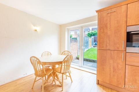 4 Deerham Close, Birmingham, B23 5XX