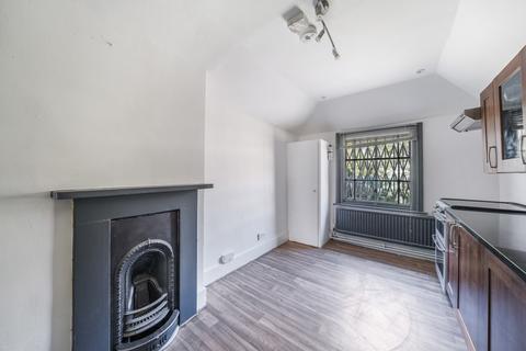2 bedroom flat to rent, Catford Hill Catford SE6