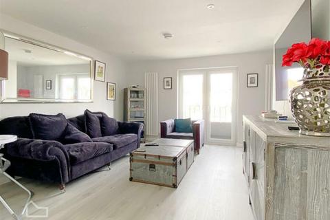 3 bedroom house to rent, Kew Street, Brighton, East Sussex