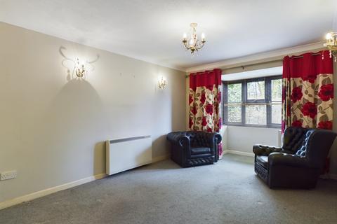 2 bedroom flat for sale, Lawrence Dale Court, Basingstoke, RG21