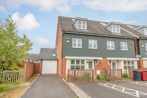 4 bedroom semi-detached house for sale, Mathecombe Road, Cippenham SL1