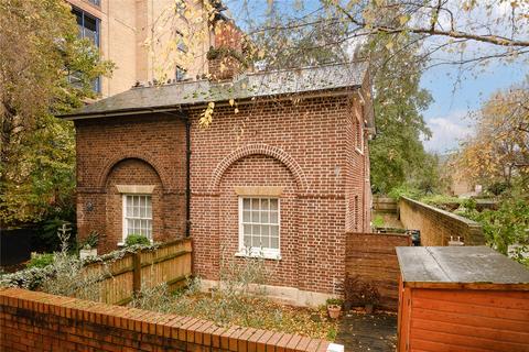 undefined, Oaklea Passage, Kingston upon Thames, KT1