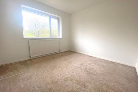 37 Fairway, Northampton, NN2 7JX