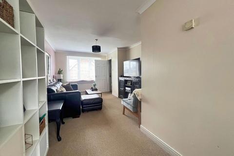 2 bedroom terraced house for sale, Leicester Close, Kettering, NN16