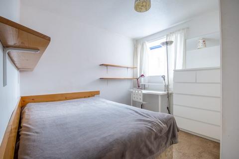 2 bedroom terraced house to rent, 0914L – Causewayside, Edinburgh, EH9 1UU
